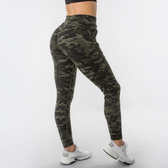 Alphalete Pants - Alphalete green camo joggers size medium